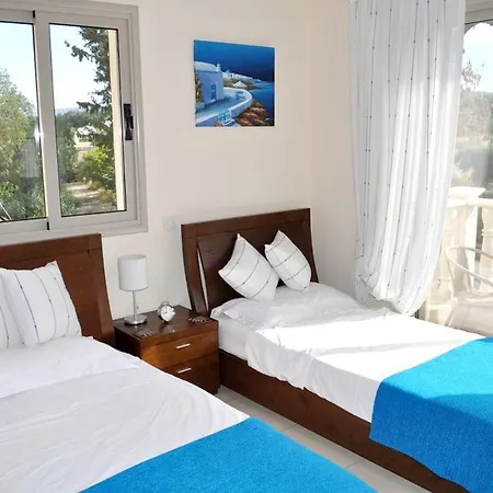 Sea View Villa: Private Pool & Garden In