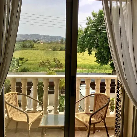 Sea View Villa: Private Pool & Garden In Kissonerga