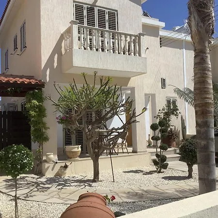 Sea View Villa: Private Pool & Garden In