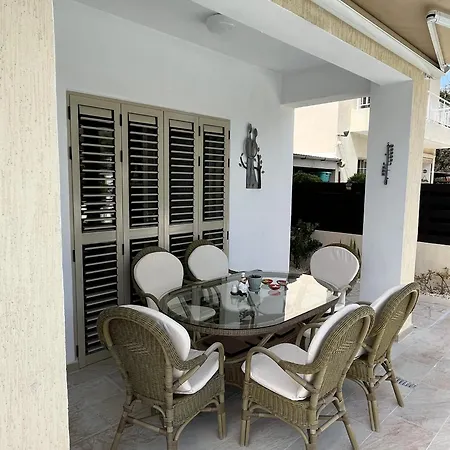 Sea View Villa: Private Pool & Garden In Villa
