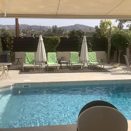Sea View Villa: Private Pool & Garden In