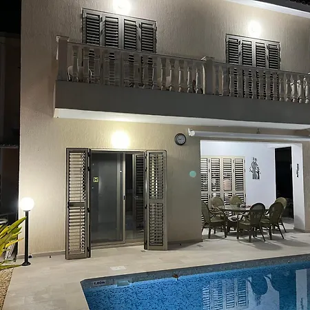 Villa Charming With Panoramic Sea View In