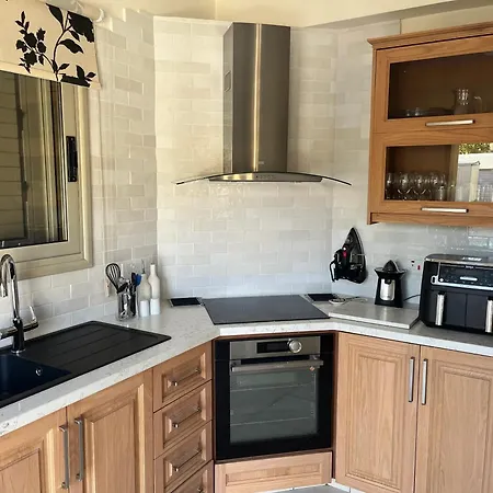 Sea View Villa: Private Pool & Garden In Villa *